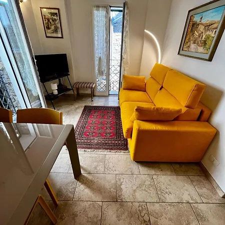 Lägenhet Casa Sole Di Lara Cipressa